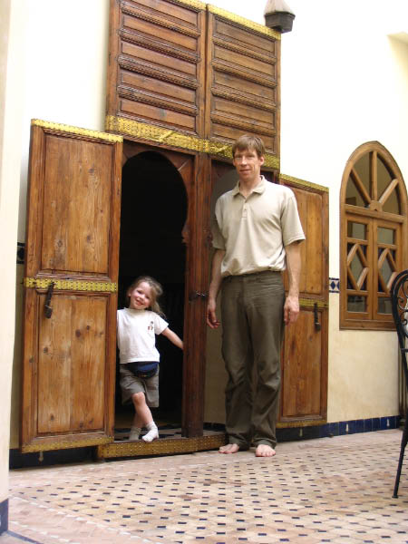 5103-marrakech-dar-al-karam-salon-door-grace-dad-apr13-2005