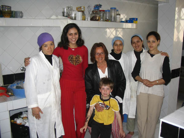 5833-essaouira-riad-zhara-excellent-staff-apr23-2005