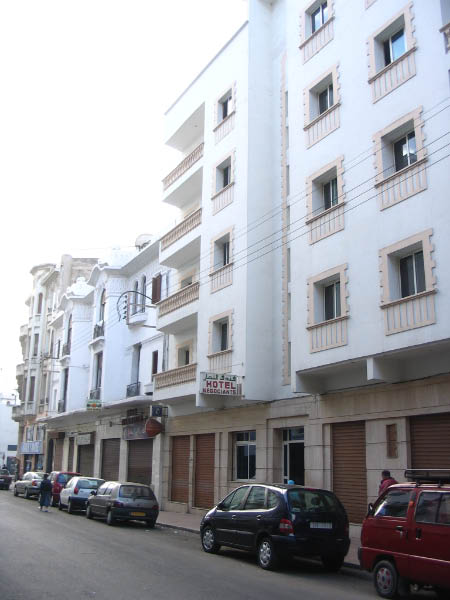5887-casablanca-hotel-negociants-outside-apr23-2005