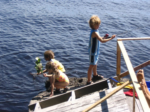 7884-east-coast-grace-eric-fishing-dock-lake-camp-aug07-2005