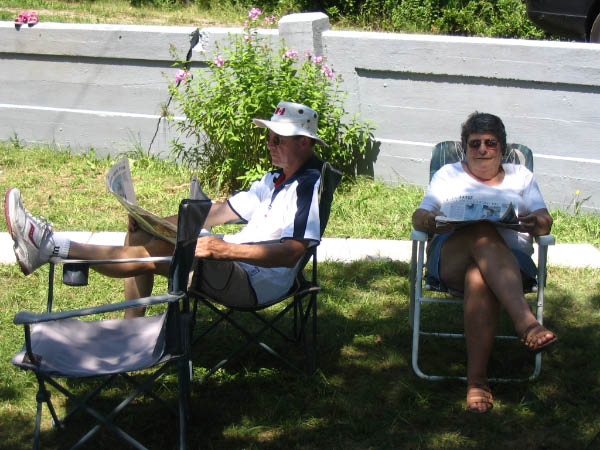 7950-east-coast-nana-papa-relaxing-camp-aug08-2005
