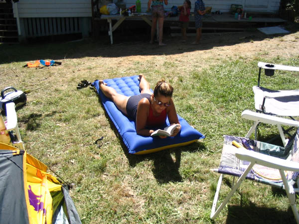 7961-east-coast-joanne-sun-book-mattress-camp-aug08-2005