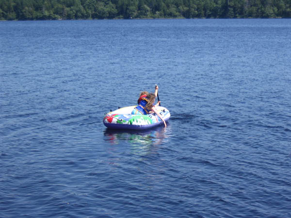 7967-east-coast-eric-holly-dingy-camp-aug08-2005