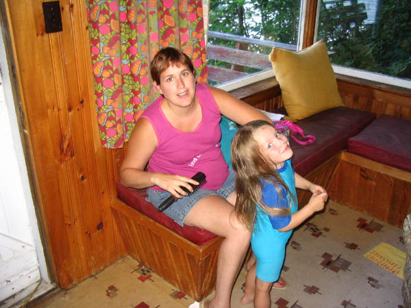 7984-east-coast-aunt-irene-grace-doing-hair-aug08-2005