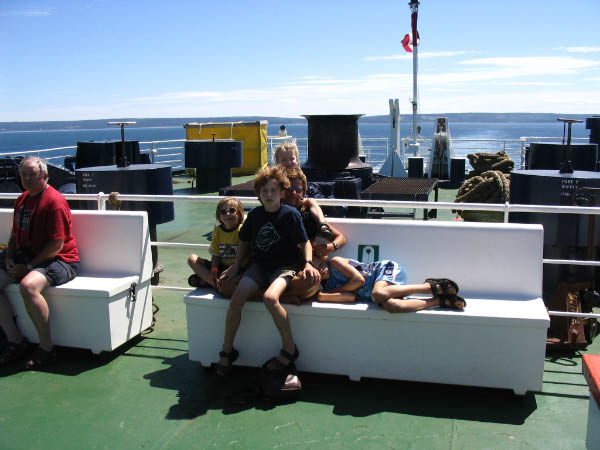 8124-east-coast-mom-caring-for-kids-ferry-aug12-2005