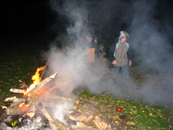 8622-farm-bonfire-sam-tim-smoke-oct08-05