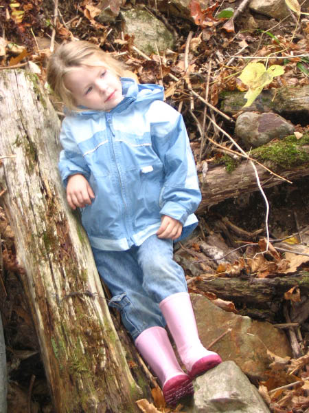 8701-farm-creek-hike-grace-waiting-for-brothers--oct9-2005