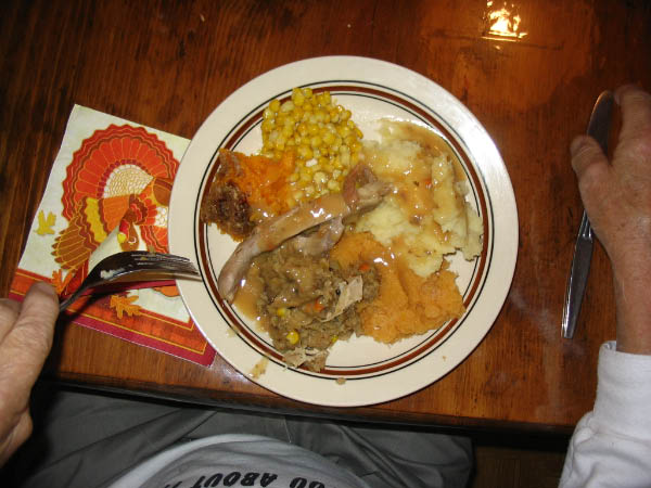 8712-farm-thanksgiving-dinner-ernies-plate-oct9-2005